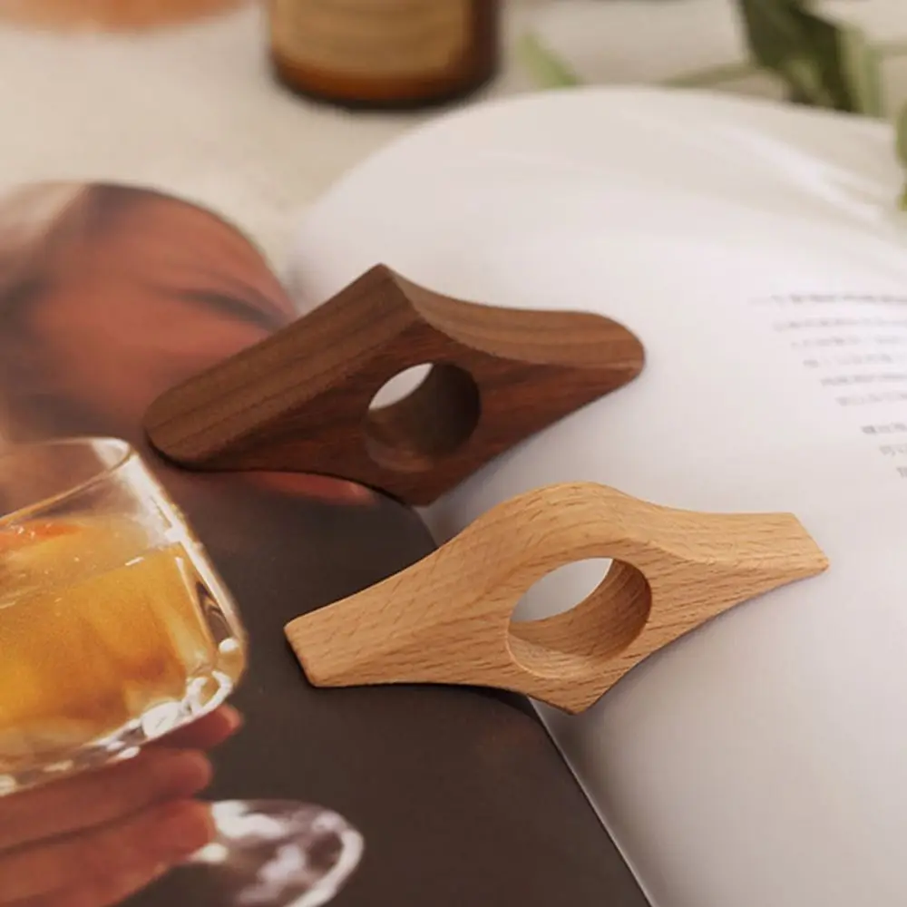 Arboc™ - Wooden thumb bookmark