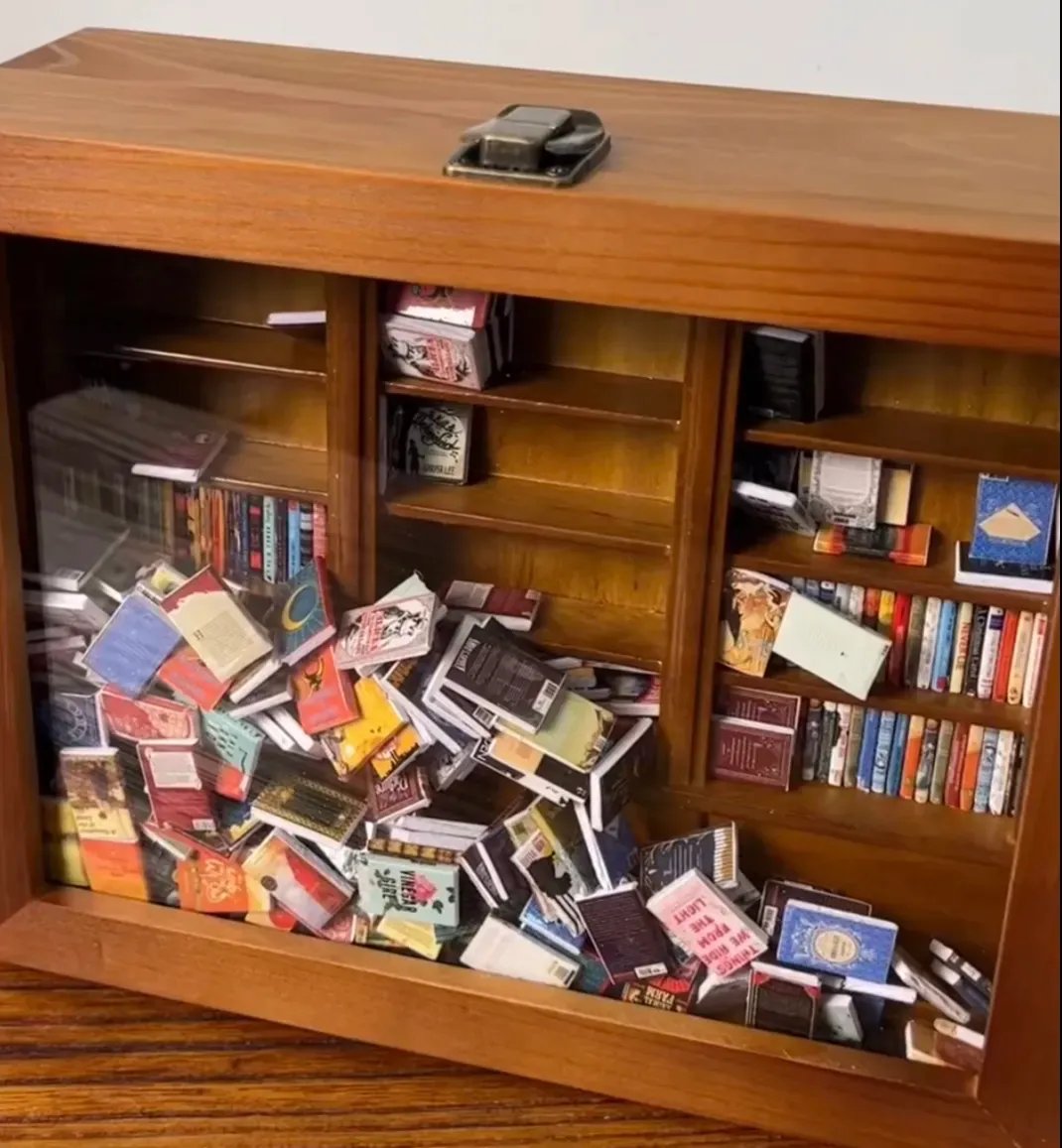 HandMiniatur™ - Handmade miniature bookshelf
