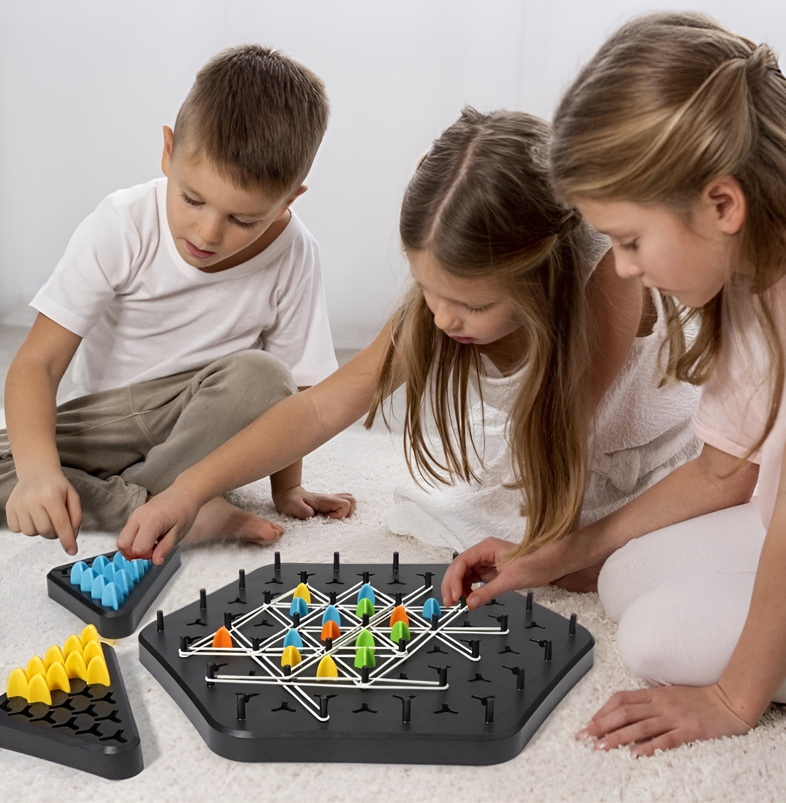 KnotLogic™ | Chain Triangle Chess Game