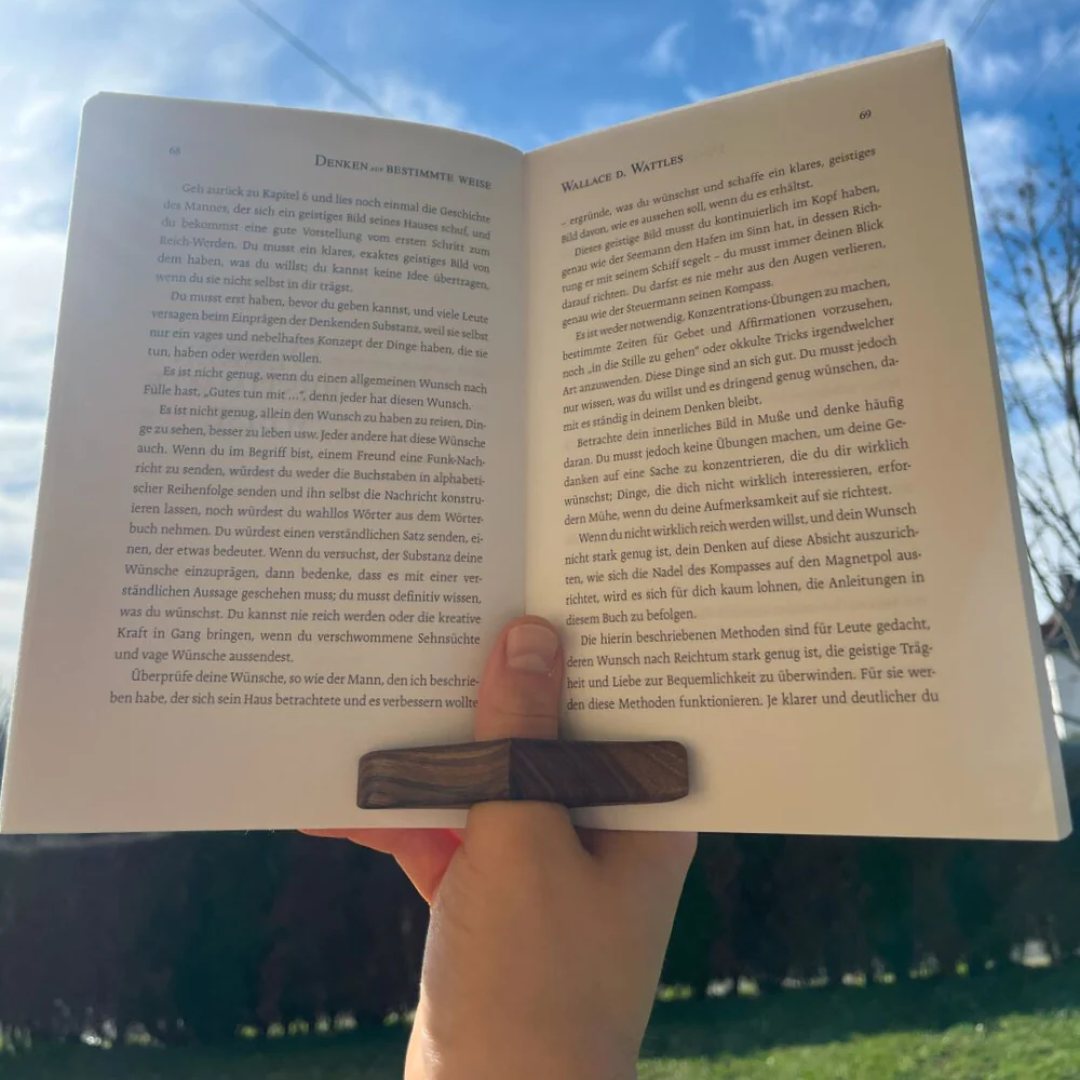 Arboc™ - Wooden thumb bookmark