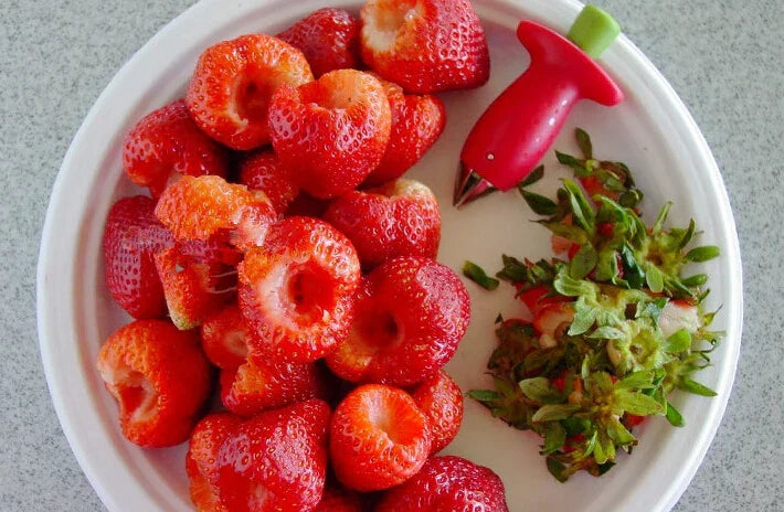 1+1 Free | BerryTwist™ - Strawberry huller