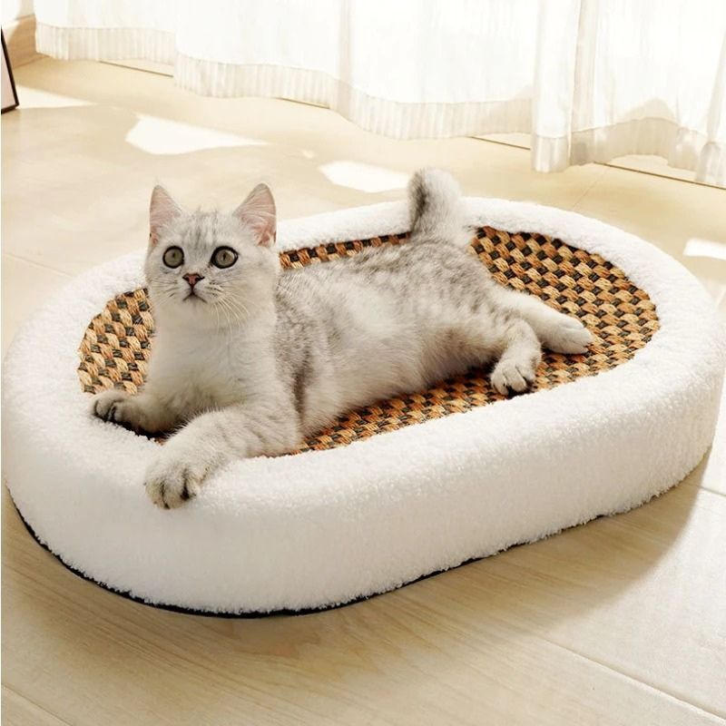 CatScratch - Plush cat bed with scratchable surface