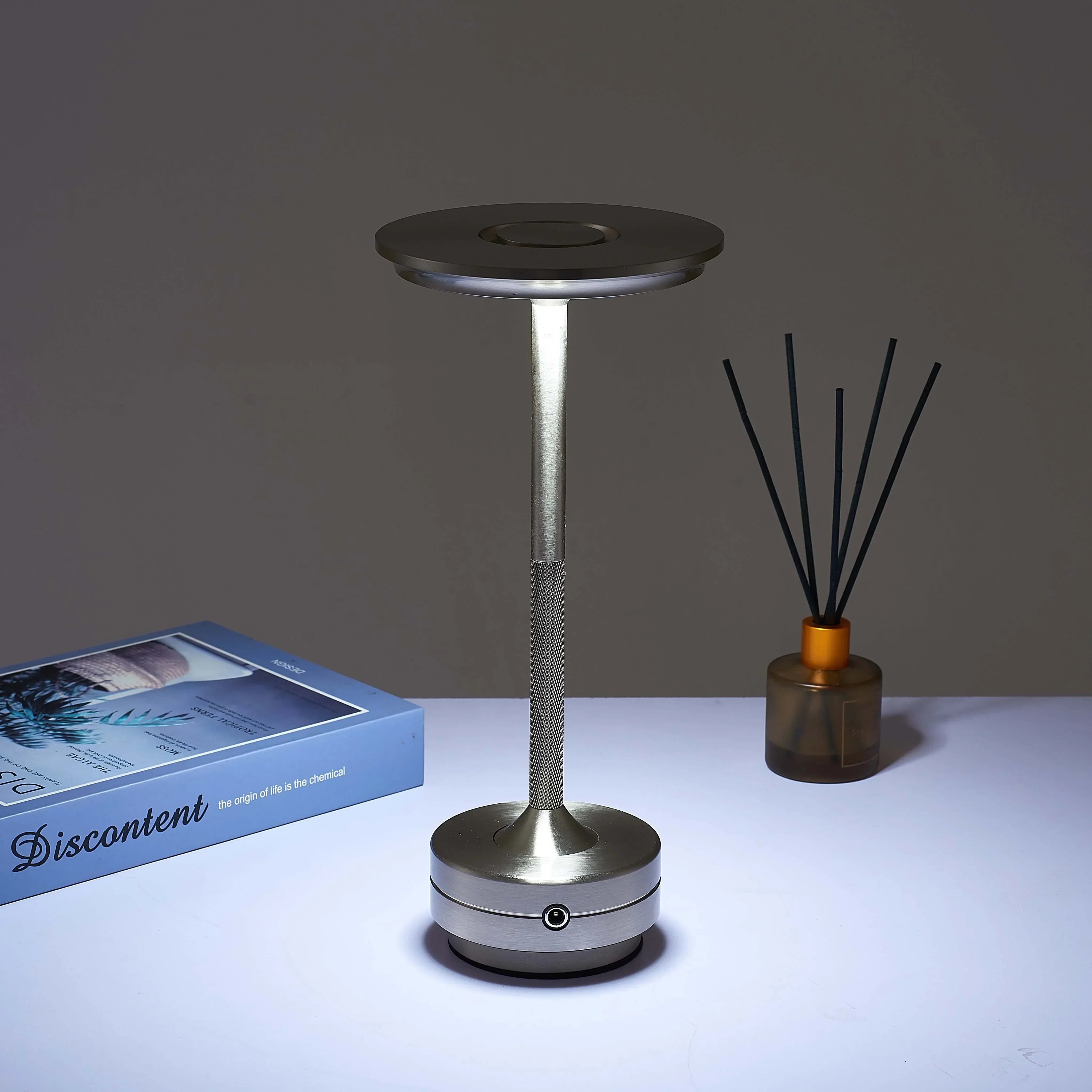 LumiNord™ - Nordic Touch LED table lamp