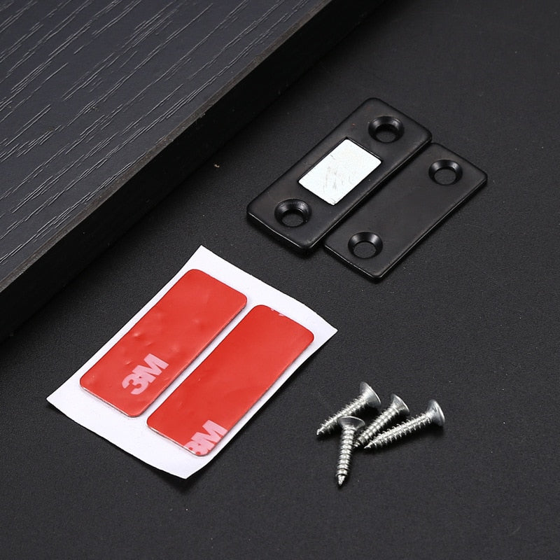DoorCloser™ - Punch-free magnetic door closer