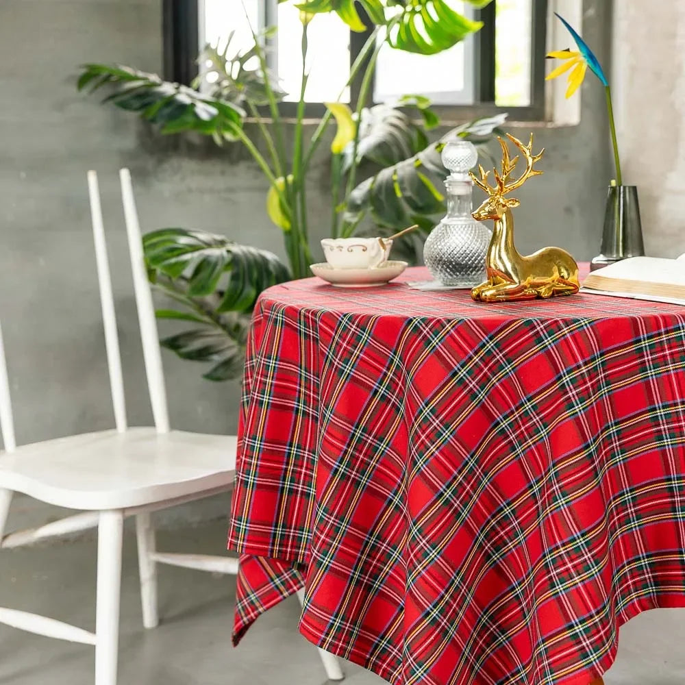 WarmHoliday | Checked Christmas tablecloth