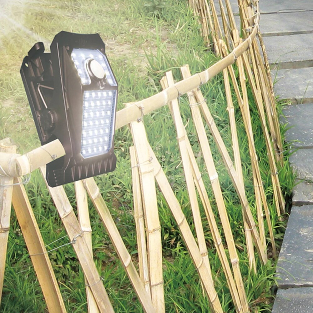 Solar Clip Light™ - Illuminate your outdoor area effortlessly!