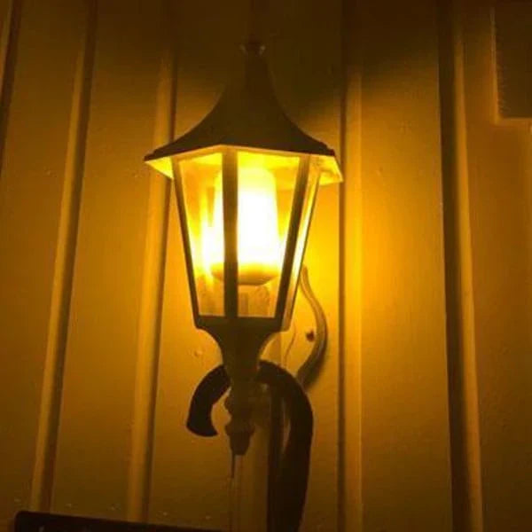Lantern™ - LED light bulb with flame effect