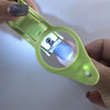 ManiZoom™ - Nail clipper with magnifying glass
